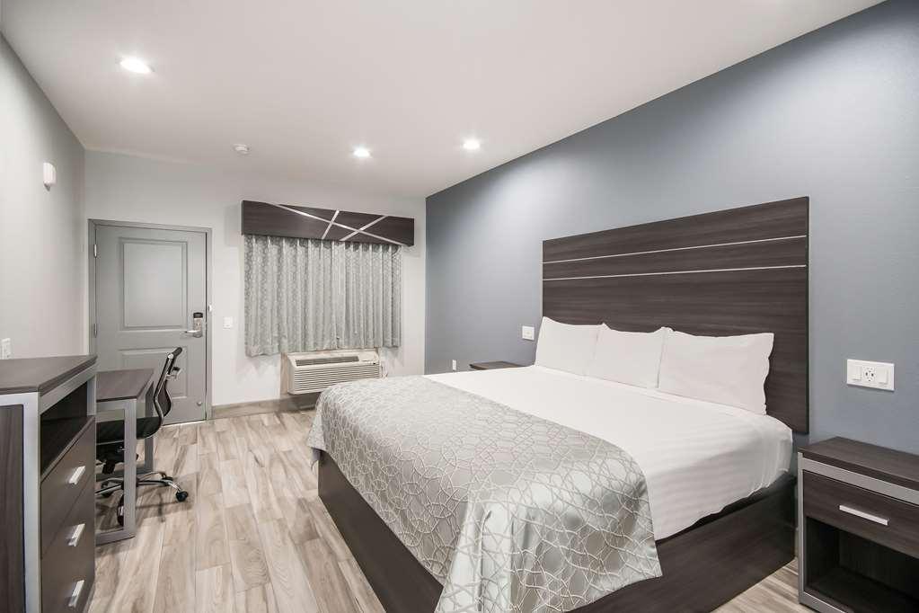 Americas Best Value Inn & Suites Ne Houston Downtown I-610 Room photo