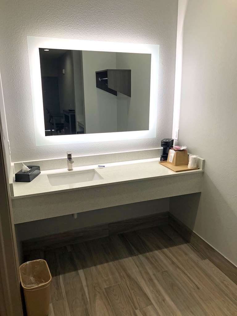 Americas Best Value Inn & Suites Ne Houston Downtown I-610 Room photo